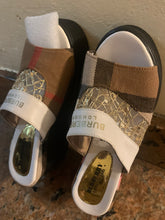 Load image into Gallery viewer, Sandals
