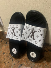 Load image into Gallery viewer, Sandals
