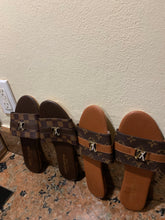 Load image into Gallery viewer, Sandals
