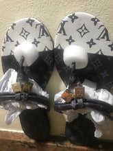 Load image into Gallery viewer, Sandals
